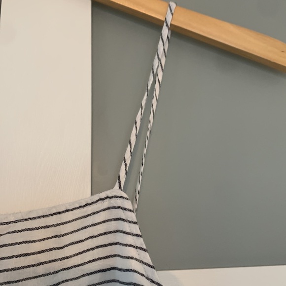 Vineyard vines romper - Picture 5 of 9